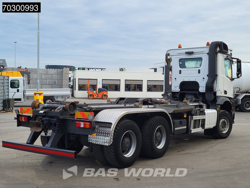 Mercedes-Benz Arocs 3342 6X4 HYVA 26-62-S Hooklift Big-Axle Automatic Euro 6 - Kamion sa hidrauličnom kukom: slika 3 Mercedes-Benz Arocs 3342 6X4 HYVA 26-62-S Hooklift Big-Axle Automatic Euro 6 - Kamion sa hidrauličnom kukom: slika 3