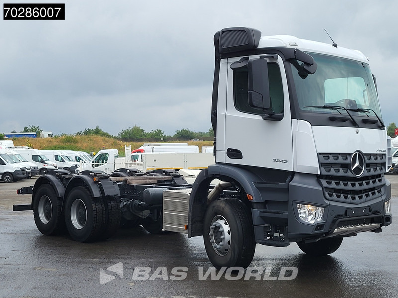 Mercedes-Benz Arocs 3342 6X4 NEW 6x4 chassis Big-Axle Automatic Steel suspension Euro 3 - Kamion sa golom šasijom i zatvorenom kabinom: slika 3 Mercedes-Benz Arocs 3342 6X4 NEW 6x4 chassis Big-Axle Automatic Steel suspension Euro 3 - Kamion sa golom šasijom i zatvorenom kabinom: slika 3