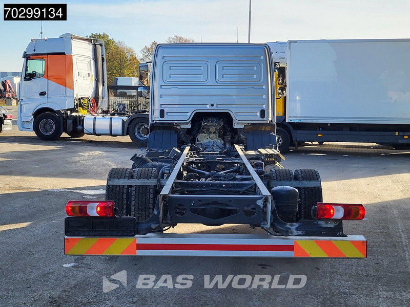 Mercedes-Benz Atego 1224 Atego 4X2 12tons chassis LOW Mileage! Automatic Airco Euro 6 - Kamion sa golom šasijom i zatvorenom kabinom: slika 3 Mercedes-Benz Atego 1224 Atego 4X2 12tons chassis LOW Mileage! Automatic Airco Euro 6 - Kamion sa golom šasijom i zatvorenom kabinom: slika 3