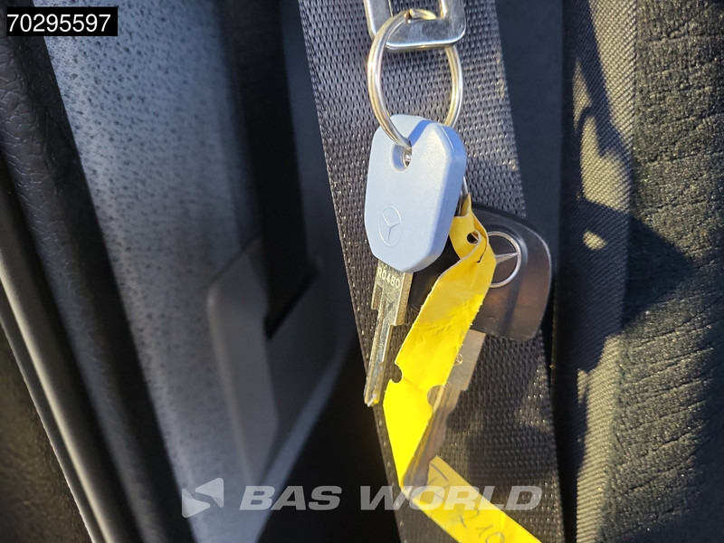 Kamion sa zatvorenim sandukom Mercedes-Benz Atego 821 4X2 Ladebordwand Euro 6: slika 19