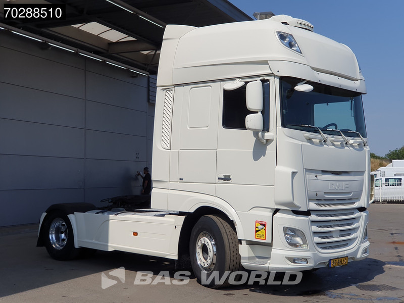 DAF XF 510 4X2 NL-Truck SSC Retarder Full-Air 2xTanks Leder ACC Standklima Euro 6 - Tegljač: slika 3 DAF XF 510 4X2 NL-Truck SSC Retarder Full-Air 2xTanks Leder ACC Standklima Euro 6 - Tegljač: slika 3
