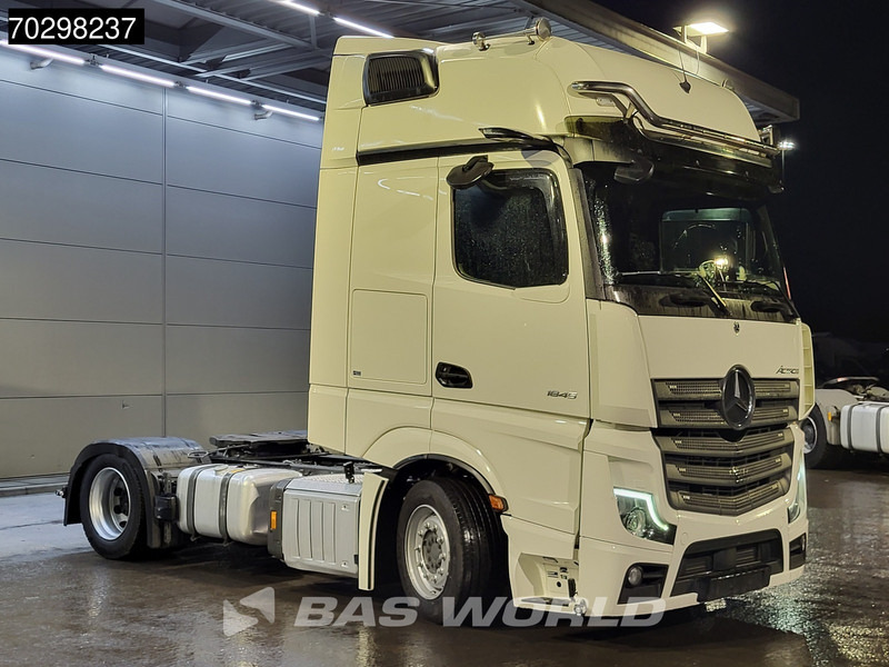 Mercedes-Benz Actros 1845 4X2 Retarder Mega 2xTanks Standklima Xenon Navi ACC Euro 6 - Tegljač: slika 3 Mercedes-Benz Actros 1845 4X2 Retarder Mega 2xTanks Standklima Xenon Navi ACC Euro 6 - Tegljač: slika 3