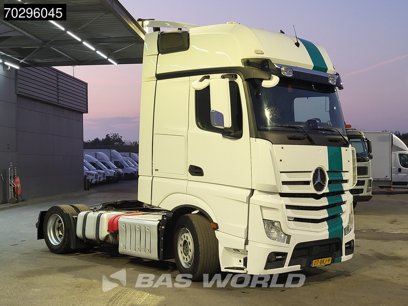 Mercedes-Benz Actros 1845 Actros 4X2 GigaSpace NL-Truck Mega 2xTanks Standklima ACC Euro 6 - Tegljač: slika 3 Mercedes-Benz Actros 1845 Actros 4X2 GigaSpace NL-Truck Mega 2xTanks Standklima ACC Euro 6 - Tegljač: slika 3