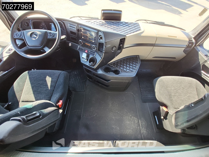 Interior photo 1: Tegljač Mercedes-Benz Actros 1851 Actros 4X2 BigSpace 2xTanks Euro 6