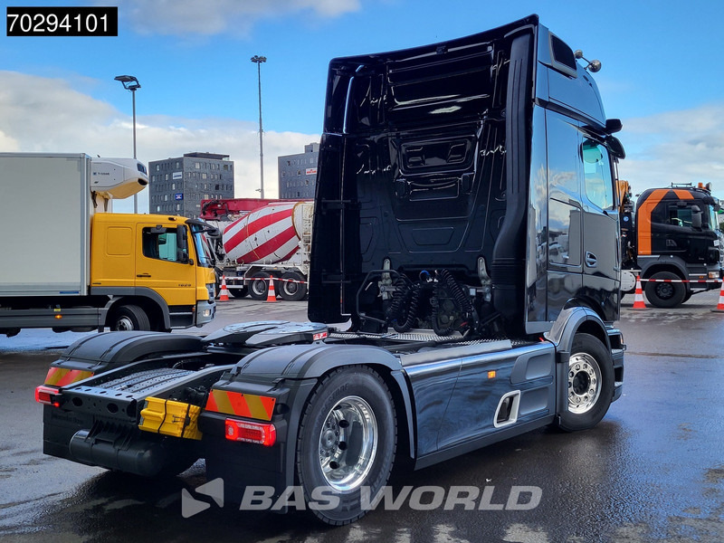 Mercedes-Benz Actros L 1863 4X2 NEW! Retarder Full-Air Leder Standklima 2x Tanks MirrorCam Navi PPC Alcoa's LED Euro 6 - Tegljač: slika 5 Mercedes-Benz Actros L 1863 4X2 NEW! Retarder Full-Air Leder Standklima 2x Tanks MirrorCam Navi PPC Alcoa's LED Euro 6 - Tegljač: slika 5
