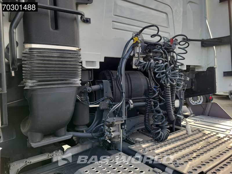 Renault T 480 4X2 Low Mileage! 80% Tyres NL-Truck HSC 2x Tanks - Tegljač: slika 5 Renault T 480 4X2 Low Mileage! 80% Tyres NL-Truck HSC 2x Tanks - Tegljač: slika 5