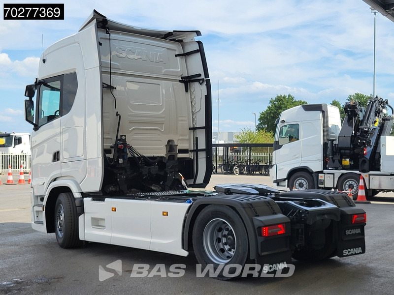 Scania S560 4X2 NEW! Retarder Full-Air 2xTanks Leder Standklima Navi ACC LED - Tegljač: slika 2 Scania S560 4X2 NEW! Retarder Full-Air 2xTanks Leder Standklima Navi ACC LED - Tegljač: slika 2