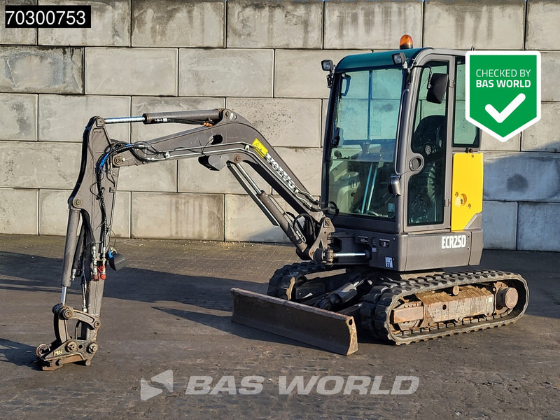 Volvo ECR25 D - Mini bager: slika 1 Volvo ECR25 D - Mini bager: slika 1
