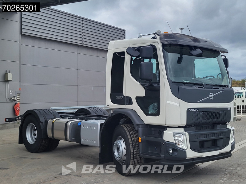 Volvo FE 320 4X2 NEW 18t chassis PTO Preparation Automatic Euro 6 - Kamion sa golom šasijom i zatvorenom kabinom: slika 3 Volvo FE 320 4X2 NEW 18t chassis PTO Preparation Automatic Euro 6 - Kamion sa golom šasijom i zatvorenom kabinom: slika 3