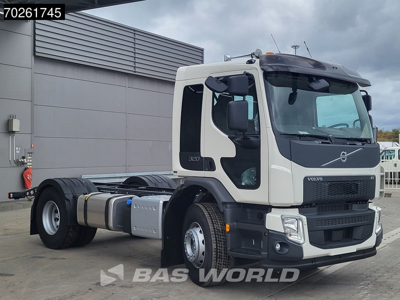 Volvo FE 320 4X2 NEW 18t chassis PTO Preparation Automatic Euro 6 - Kamion sa golom šasijom i zatvorenom kabinom: slika 3 Volvo FE 320 4X2 NEW 18t chassis PTO Preparation Automatic Euro 6 - Kamion sa golom šasijom i zatvorenom kabinom: slika 3