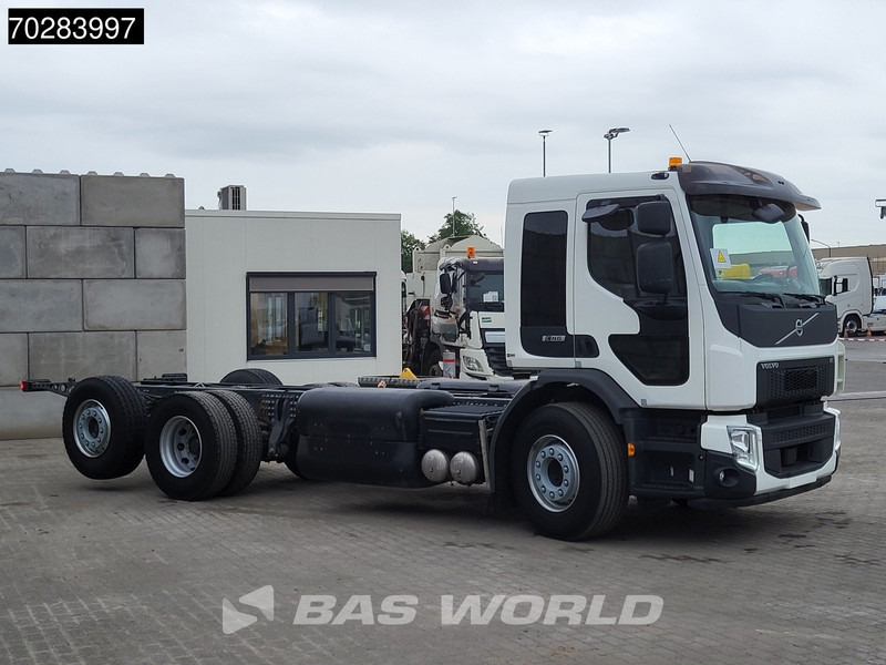 Volvo FE 320 FE 6X2 Retarder 2xTanks CNG Euro 6 - Kamion sa golom šasijom i zatvorenom kabinom: slika 3 Volvo FE 320 FE 6X2 Retarder 2xTanks CNG Euro 6 - Kamion sa golom šasijom i zatvorenom kabinom: slika 3
