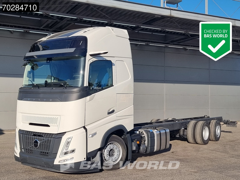 Volvo FH 62 R AERO 6X2 NEW Horsetruck chassis Lift+Lenkachse Dynamic Steering Mirror cam Euro 6 - Kamion sa golom šasijom i zatvorenom kabinom: slika 1 Volvo FH 62 R AERO 6X2 NEW Horsetruck chassis Lift+Lenkachse Dynamic Steering Mirror cam Euro 6 - Kamion sa golom šasijom i zatvorenom kabinom: slika 1