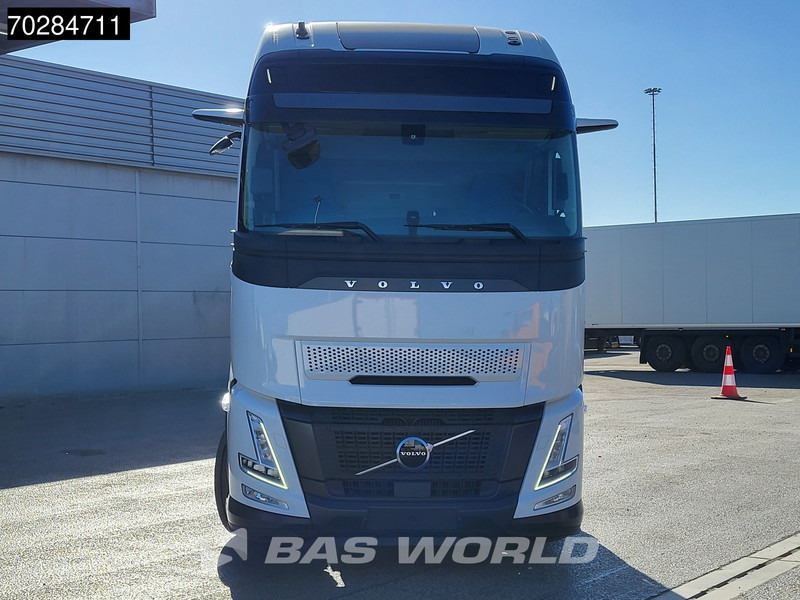 Volvo FH 62 R AERO 6X2 NEW Horsetruck chassis Lift+Lenkachse Dynamic Steering Mirror cam Euro 6 - Kamion sa golom šasijom i zatvorenom kabinom: slika 5 Volvo FH 62 R AERO 6X2 NEW Horsetruck chassis Lift+Lenkachse Dynamic Steering Mirror cam Euro 6 - Kamion sa golom šasijom i zatvorenom kabinom: slika 5