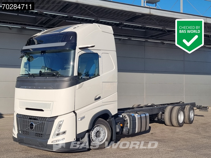 Volvo FH 62 R AERO 6X2 NEW Horsetruck chassis Lift+Lenkachse Dynamic Steering Mirror cam Euro 6 - Kamion sa golom šasijom i zatvorenom kabinom: slika 1 Volvo FH 62 R AERO 6X2 NEW Horsetruck chassis Lift+Lenkachse Dynamic Steering Mirror cam Euro 6 - Kamion sa golom šasijom i zatvorenom kabinom: slika 1