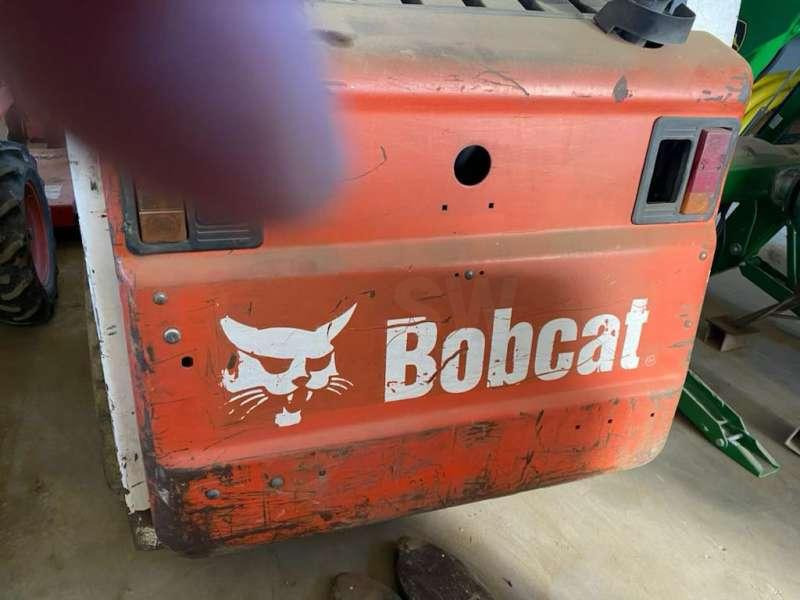 Bobcat Mini Chargeur - Chargeur Compact < 7 tonnes T140 - Kompaktni utovarivač guseničar: slika 3 Bobcat Mini Chargeur - Chargeur Compact < 7 tonnes T140 - Kompaktni utovarivač guseničar: slika 3