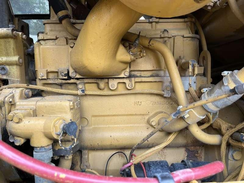 Utovarivač guseničar Caterpillar 943: slika 29