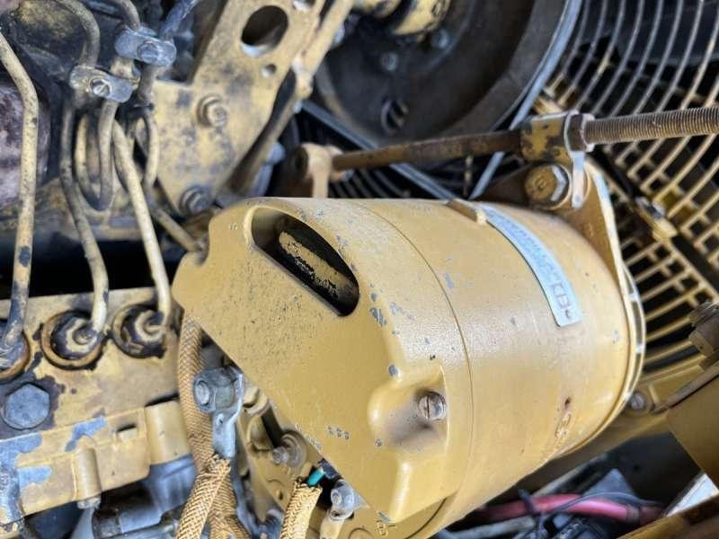 Utovarivač guseničar Caterpillar 943: slika 36