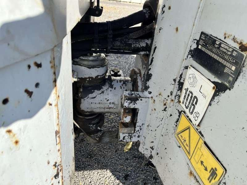 Valjak za puteve Caterpillar CB225E: slika 19