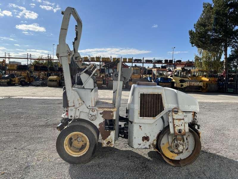 Valjak za puteve Caterpillar CB225E: slika 6