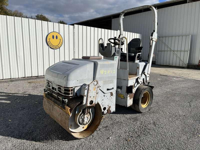 Caterpillar CB225E - Valjak za puteve: slika 2 Caterpillar CB225E - Valjak za puteve: slika 2