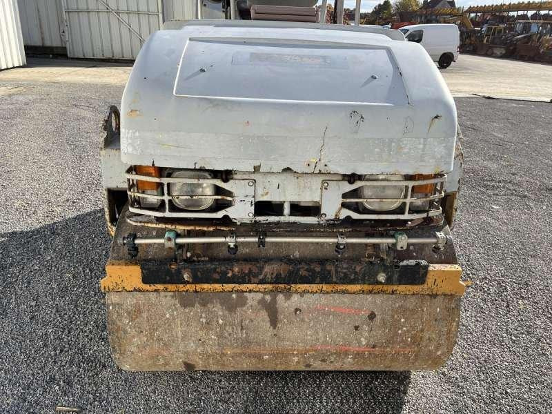 Valjak za puteve Caterpillar CB225E: slika 11