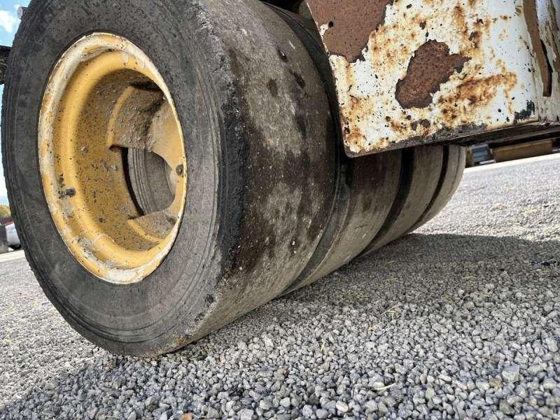 Valjak za puteve Caterpillar CB225E: slika 22