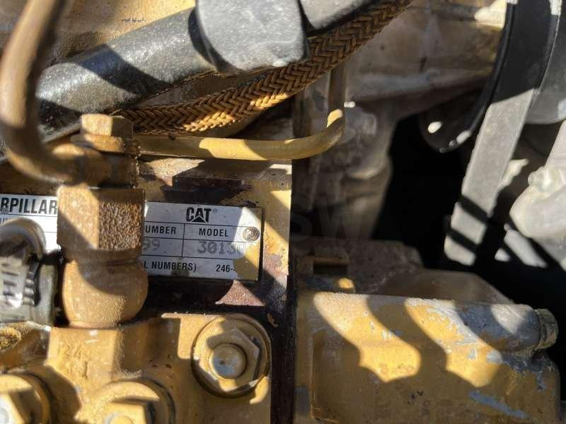 Valjak za puteve Caterpillar CB225E: slika 34