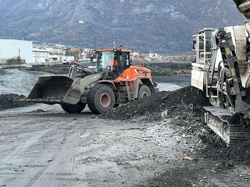 Doosan DL300 - Utovarivač točkaš: slika 5 Doosan DL300 - Utovarivač točkaš: slika 5