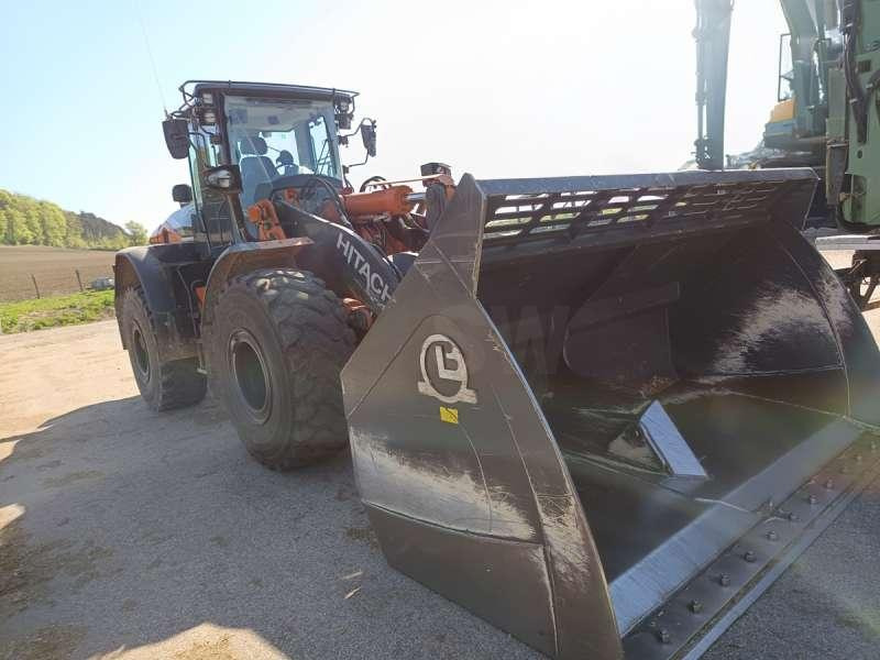 Hitachi ZW220-7 - Utovarivač točkaš: slika 2 Hitachi ZW220-7 - Utovarivač točkaš: slika 2