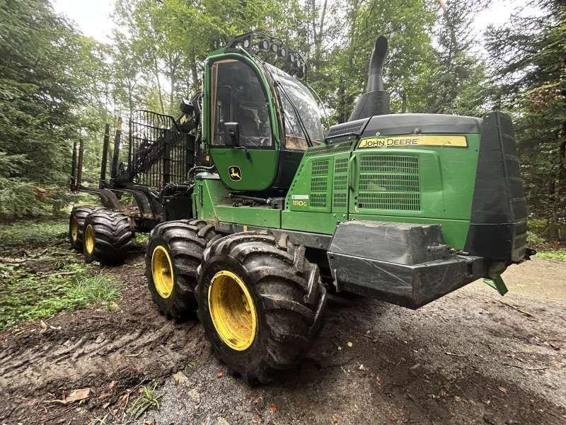 John Deere 1110G - Prevoznik: slika 1 John Deere 1110G - Prevoznik: slika 1