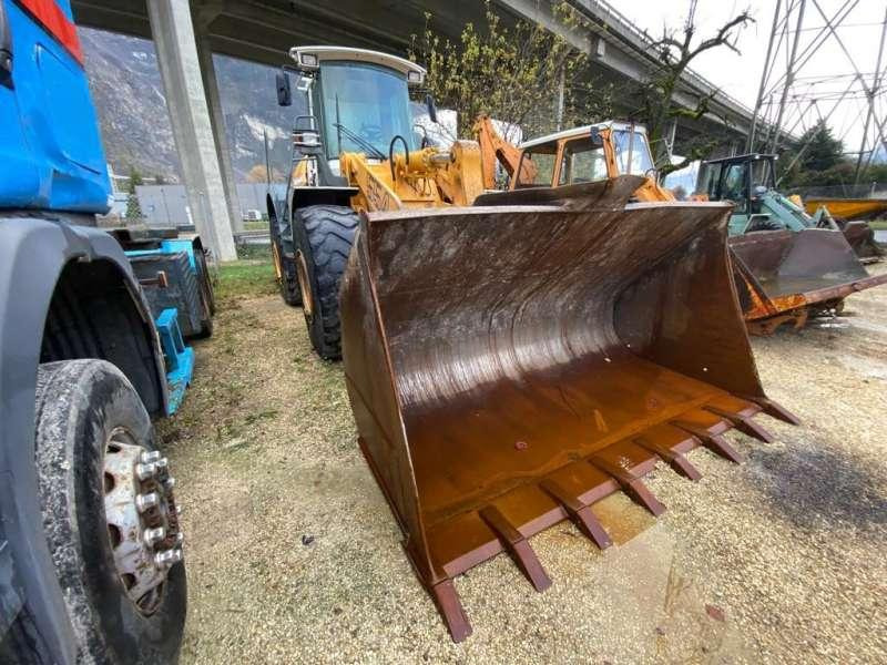 Liebherr L554 - Utovarivač točkaš: slika 4 Liebherr L554 - Utovarivač točkaš: slika 4