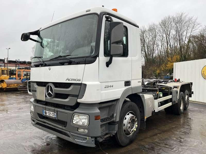 Mercedes ACTROS 2544 - Kamion sa hidrauličnom kukom: slika 2 Mercedes ACTROS 2544 - Kamion sa hidrauličnom kukom: slika 2