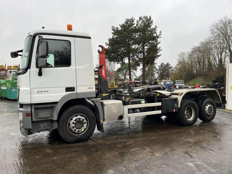 Mercedes ACTROS 2544 - Kamion sa hidrauličnom kukom: slika 3 Mercedes ACTROS 2544 - Kamion sa hidrauličnom kukom: slika 3