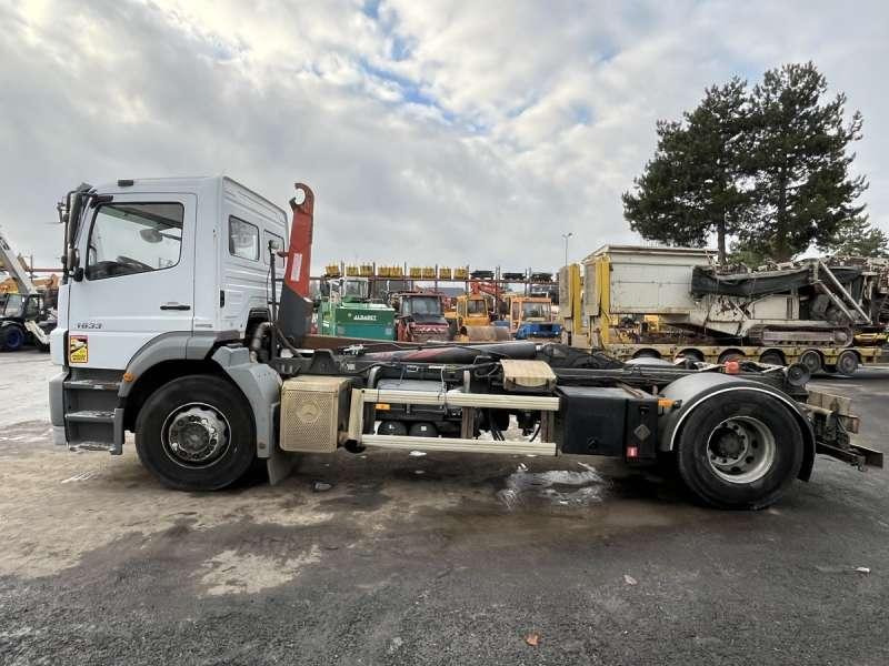 Mercedes AXOR 1833 - Kamion sa hidrauličnom kukom: slika 4 Mercedes AXOR 1833 - Kamion sa hidrauličnom kukom: slika 4