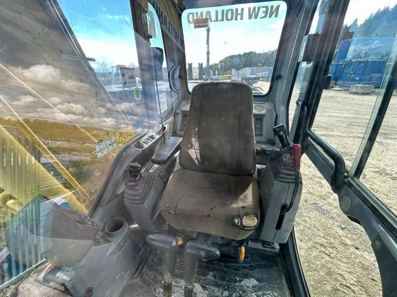 Bager guseničar New Holland E145: slika 22