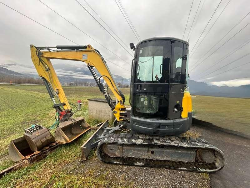 New Holland E50B SR - Mini bager: slika 2 New Holland E50B SR - Mini bager: slika 2