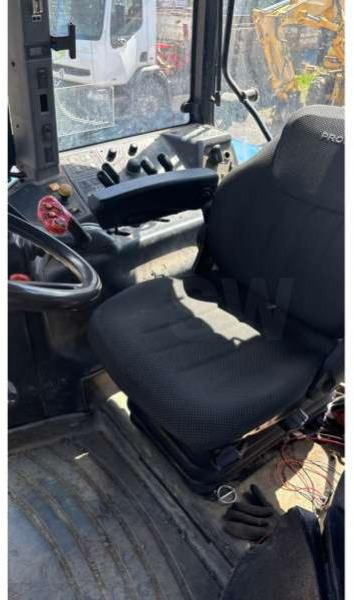 New Holland TM175 - Traktor: slika 4 New Holland TM175 - Traktor: slika 4