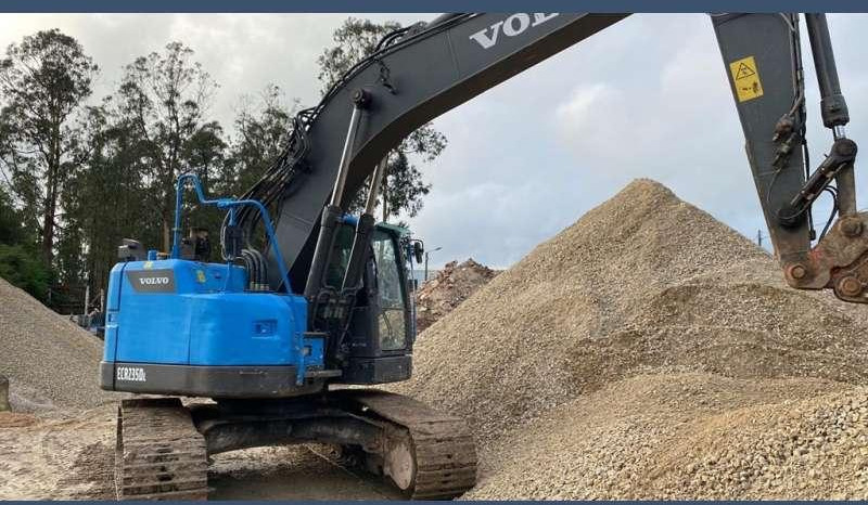 Volvo ECR235DL - Bager guseničar: slika 2 Volvo ECR235DL - Bager guseničar: slika 2