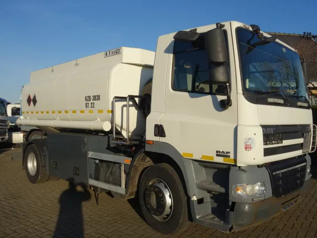 DAF CF 360 13000 LITER MANUAL GEARBOX EURO5 - Kamion cisterna: slika 2 DAF CF 360 13000 LITER MANUAL GEARBOX EURO5 - Kamion cisterna: slika 2