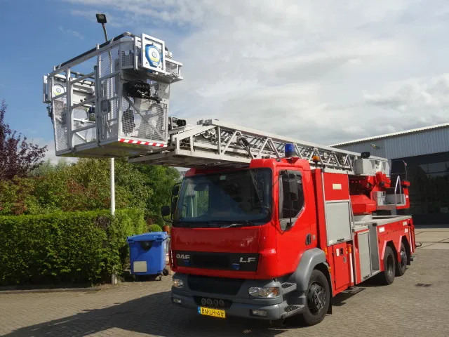 DAF LF 55.250 METZ 30 meter - Vatrogasni kamion: slika 5 DAF LF 55.250 METZ 30 meter - Vatrogasni kamion: slika 5