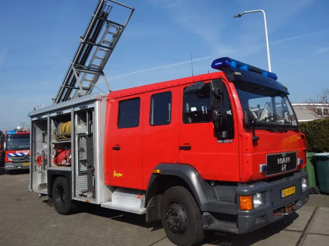 MAN 15 224-with winch 2500liter tank manual gearbox ,ziegler pomp - Vatrogasni kamion: slika 1 MAN 15 224-with winch 2500liter tank manual gearbox ,ziegler pomp - Vatrogasni kamion: slika 1