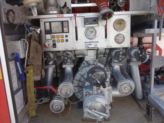 MAN 15 224-with winch 2500liter tank manual gearbox ,ziegler pomp - Vatrogasni kamion: slika 4 MAN 15 224-with winch 2500liter tank manual gearbox ,ziegler pomp - Vatrogasni kamion: slika 4