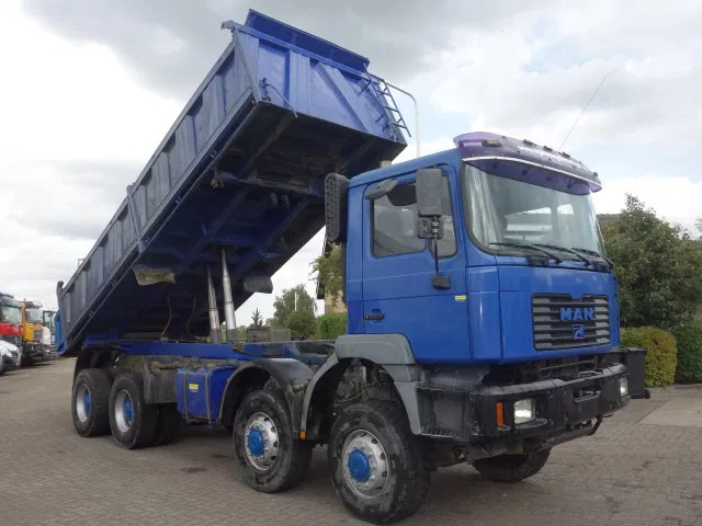 MAN 35.414 8x8 meiller kipper manual diesel pomp - Istovarivač: slika 1 MAN 35.414 8x8 meiller kipper manual diesel pomp - Istovarivač: slika 1