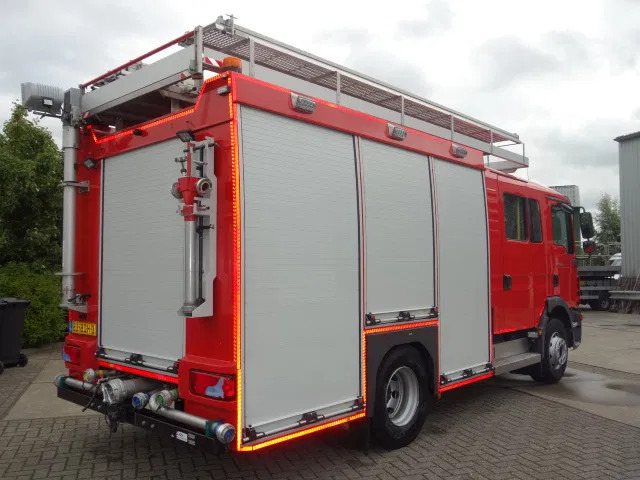 MAN TGM 15.250 FIRE TRUCK,2000 LITER TANK, FOAM TANK, AIRCO - Vatrogasni kamion: slika 4 MAN TGM 15.250 FIRE TRUCK,2000 LITER TANK, FOAM TANK, AIRCO - Vatrogasni kamion: slika 4