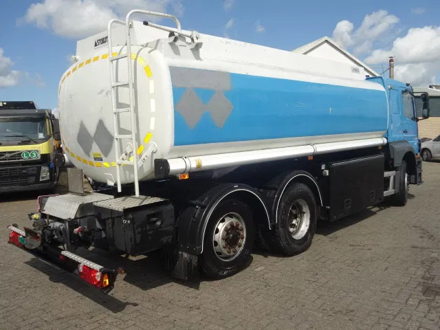 Mercedes-Benz ATEGO 2533 6X2 18500 LITER,MANUAL GEARBOX,ARCO - Kamion cisterna: slika 3 Mercedes-Benz ATEGO 2533 6X2 18500 LITER,MANUAL GEARBOX,ARCO - Kamion cisterna: slika 3