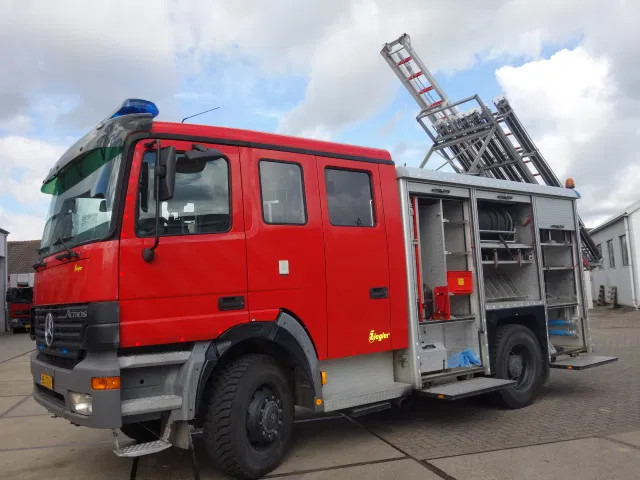 Mercedes-Benz Actros 1831 4X4 ZIEGLER BOMBEROS POMP,2500 L TANK - Vatrogasni kamion: slika 1 Mercedes-Benz Actros 1831 4X4 ZIEGLER BOMBEROS POMP,2500 L TANK - Vatrogasni kamion: slika 1