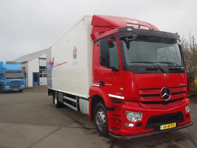Mercedes-Benz Antos 2027 - Kamion sa zatvorenim sandukom: slika 2 Mercedes-Benz Antos 2027 - Kamion sa zatvorenim sandukom: slika 2