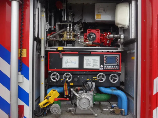 Vatrogasni kamion Mercedes-Benz Atego 1426 ZIEGLER 2000 LITER EURO 5: slika 17