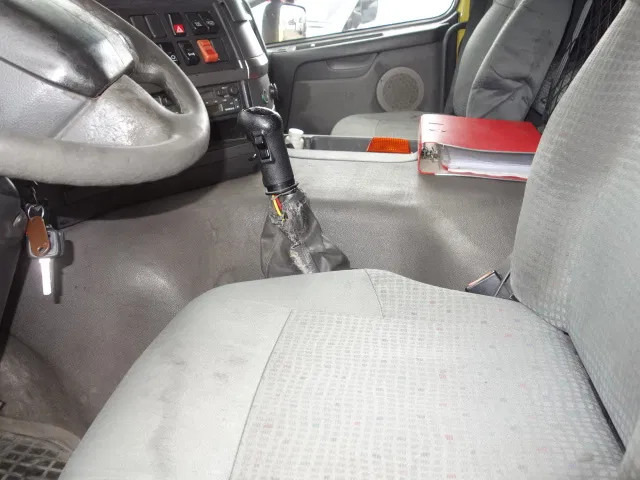 Volvo FM 12 18500liter tank,AIRCO,MANUAL GEARBOX - Kamion cisterna: slika 3 Volvo FM 12 18500liter tank,AIRCO,MANUAL GEARBOX - Kamion cisterna: slika 3