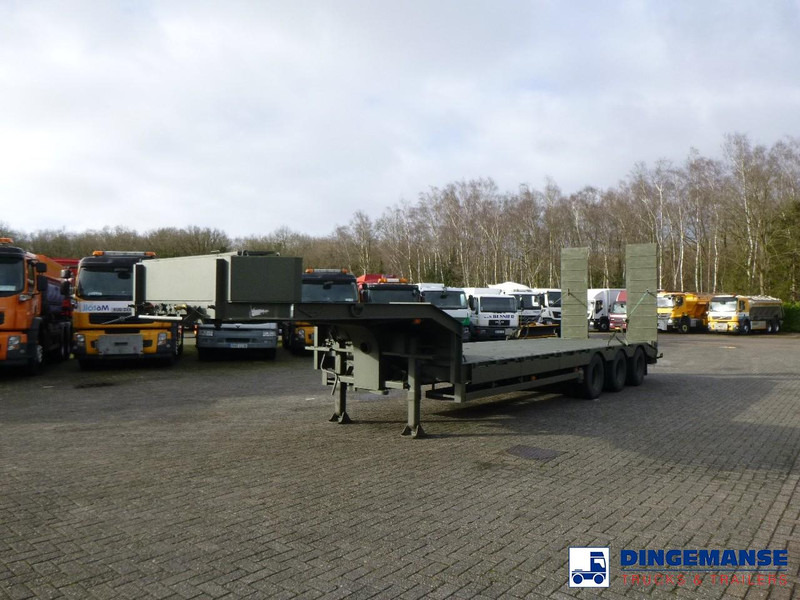 Broshuis 3-axle semi-lowbed trailer E-2130 / 73 t + ramps - Niska poluprikolica za prevoz: slika 1 Broshuis 3-axle semi-lowbed trailer E-2130 / 73 t + ramps - Niska poluprikolica za prevoz: slika 1